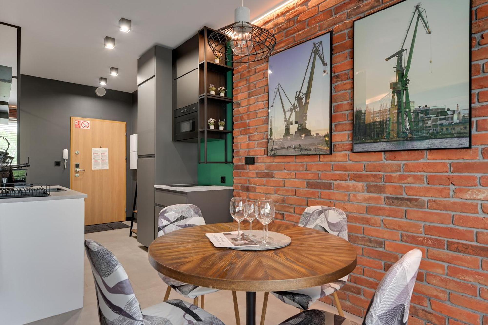 Hellogdansk Walowa With Parking By Lion Apartments Екстериор снимка